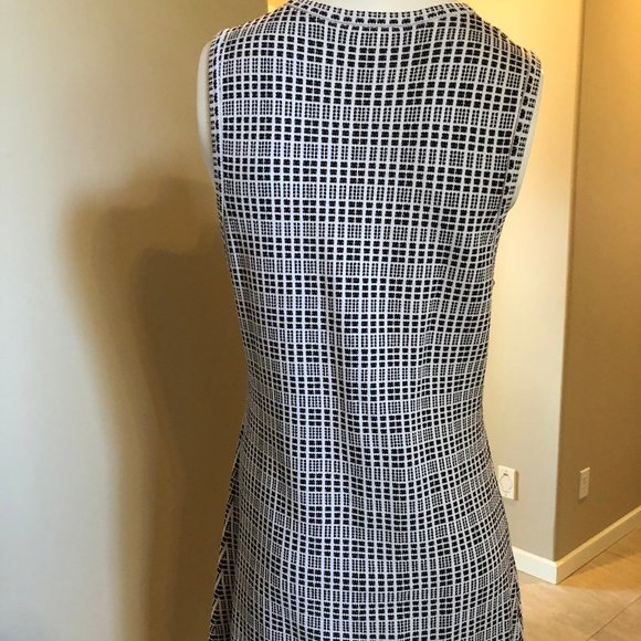 Theory Blk/White sleeveless knit dress sz L - EUC - Picture 2 of 4